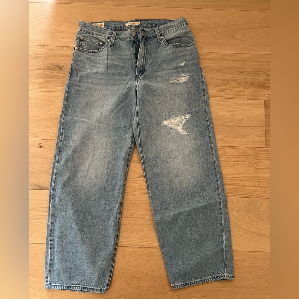 Levi’s baggy dad jeans